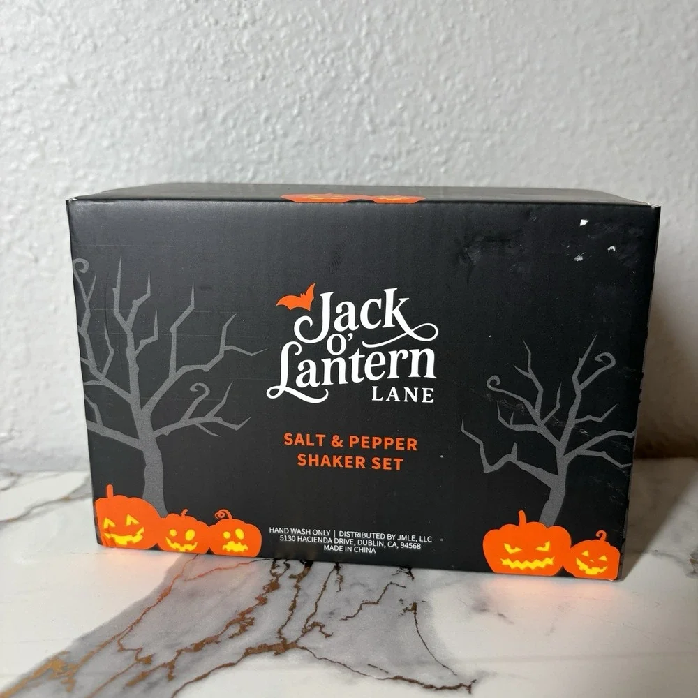 Jack O Lantern Lane Little Monsters Halloween Salt Pepper Shaker Set NIB Purple